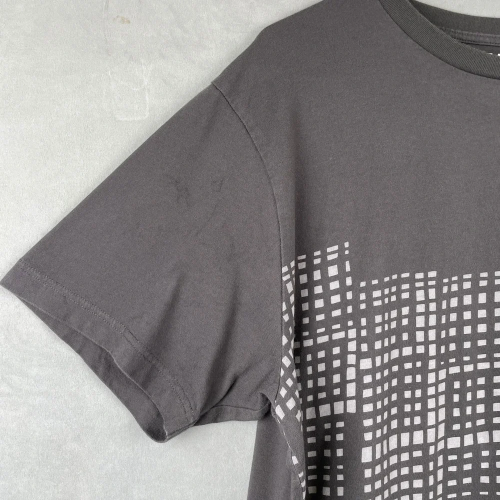Uniqlo‎ UT George Sowden Graphic T-Shirt Mens XL Gray 80s Geometric Grid 418110
